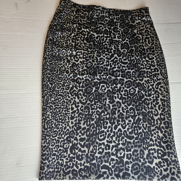 Apt. 9 Dresses & Skirts - APT. 9 Women Leopard Pencil Skirt Size Large